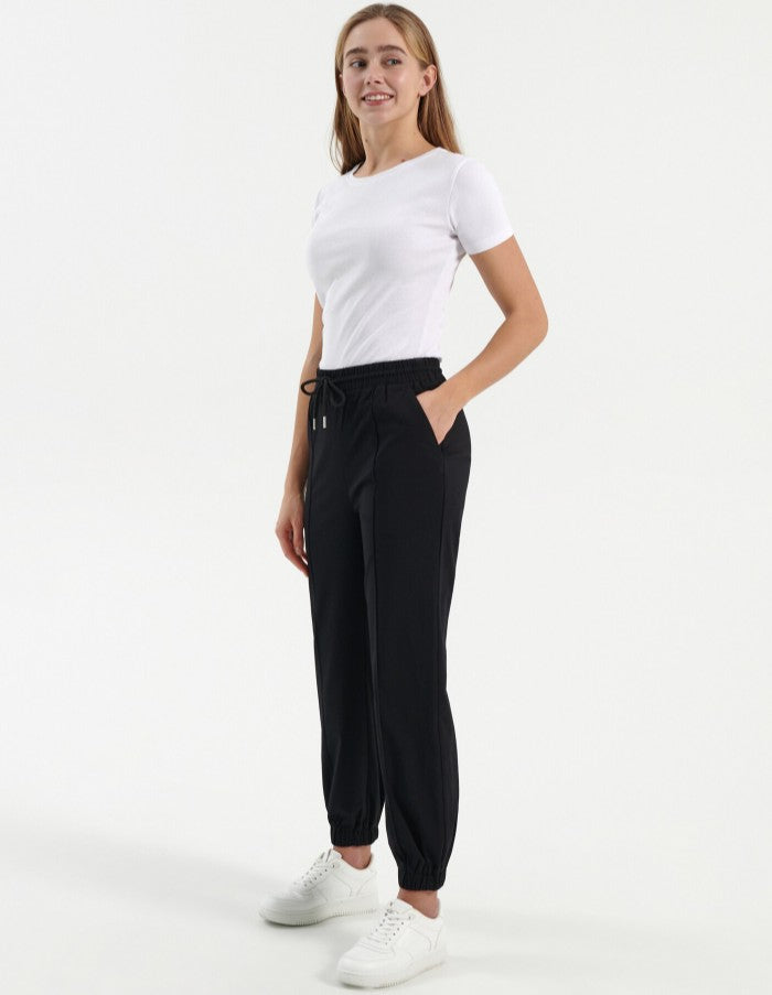Pantaloni jogger