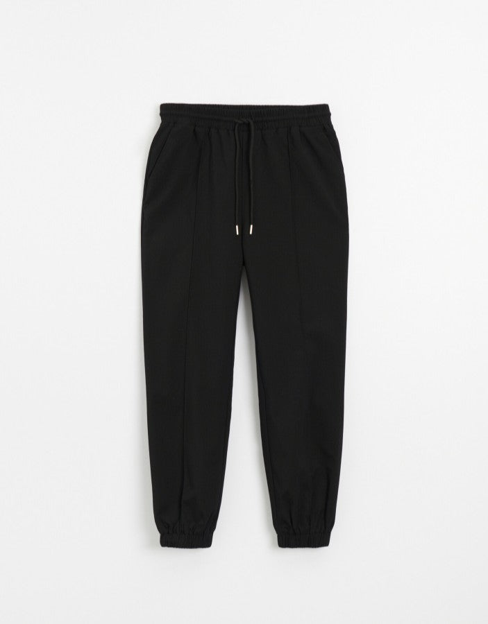 Pantaloni jogger