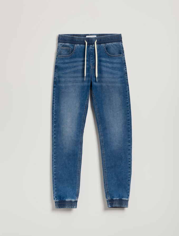 Pantaloni jogger bleumarin din denim cu rupturi